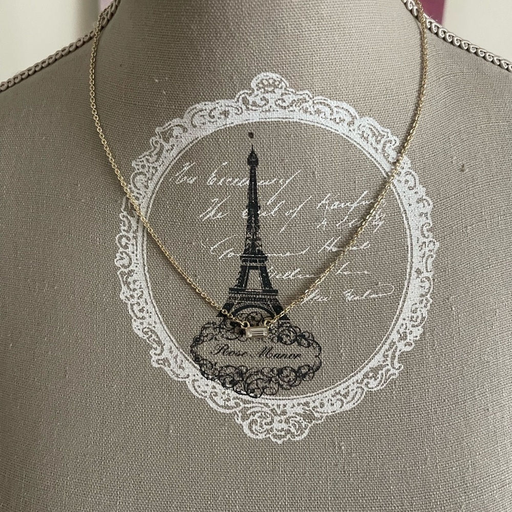 Gold Tone Pendant Necklace